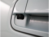 バックカメラが付いているので後方確認が非常にしやすいです。今や運転初心者も熟練者も必須装備!ついていて損はないですね♪
