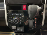 オートエアコン♪お好みの温度に設定するだけで車内を快適空間にしてくれますよ♪