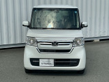 LEDヘッドライトは、本当に明るくて安全です。暗い夜道からお客様を守ってくれます。運転しやすいですし、自慢にもなるかも?黄色いハロゲンライトと見比べてください。