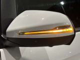 納車前整備は、メルセデスベンツ国際認定メカニックによる最新の検査ライン等の施設が充実した当社工場で入念に行います。メルセデス・ベンツの定める厳しい基準をクリアしたお車のみをご案内させて頂きます。