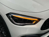人間工学をもとに設計されたメルセデス・ベンツのシートは、柔らか過ぎず長距離のドライブでも疲れにくい構造になっております。車の運転で腰に負担を感じられる方は是非一度お試しください。