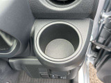 運転席側ドリンク収納です