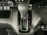 オートマチックシフトレバーは、手になじみ操作しやすい形状で安全運転にもつながります♪