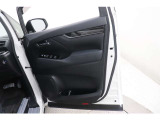 運転席ドア。除菌、消臭済です。
