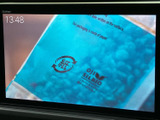 画面いっぱいにテレビ映像を表示でき、停車中のひとときに番組視聴を楽しめます。見やすい大画面で、待ち時間も快適に過ごしたい方に便利です。