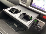 ご成約のおクルマ全て、エンジンオイルを交換してご納車させていただきます!また、点検時に消耗品の状態確認も行い必要に応じて新品交換させていただきます!