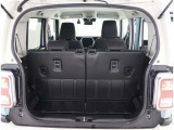 荷物をたっぷり載せて広々ドライビング♪夏でも冬でも、アウトドアやショッピングを思い切り楽しみましょう!