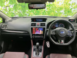 運転席からセンターまわりまで視線を移しやすく、前方の状況を確認しやすい配置です。メーターや画面がまとまり、運転席に座った際も必要な情報を把握しやすい印象です。落ち着いた色合いも魅力です。