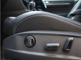 【助手席】シートの状態も良好で、レザーの質感を保ちながら、きれいに保たれています。