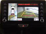 車両を上から見たような映像を映し出すパノラミックビューモニター付きです。