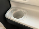 滋賀ダイハツでは、お客様にお気軽にご来店頂けるお店を目指しております!お客様にゆっくりとおくつろぎいただくためにカフェのような居心地の良さで皆様のご来店をお待ちしております。