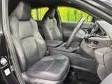 運転席シート廻りは使用感も少なく、良好な状態となっています。前オーナー様が丁寧に使っていたことがよくわかりますね。