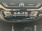 左右独立温度コントロールフルオートエアコンです。運転席、助手席それぞれで独立して温度設定ができます。冷え性の方が乗っても安心ですね♪