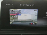 メーカーオプションの前後ドライブレコーダー付きです。