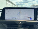 見やすい地図表示で、目的地へのナビゲーションをスムーズに行えます。運転中でも安全に操作できるインターフェースです。快適なドライブを。