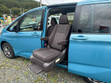 フリード 1.5 G サイドリフトアップシート 4WD 