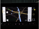 VW純正インフォティメントシステム「DiscoverPro」大変使いやすいタッチパネル型ナビゲーションでETC2.0とエンブレム内蔵バックカメラが付いています。