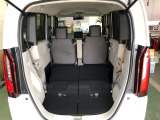 【トランクルーム】荷物も乗せやすく、使いやすいです!セカンドシートを倒せばさらに広い空間に♪