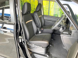 運転席シート廻りは使用感も少なく、良好な状態となっています。前オーナー様が丁寧に使っていたことがよくわかりますね。