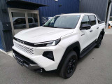 エクステリアは、道具としての力強さと乗員に安心感をもたらす室内空間はそのままに、&ldquo;Cyber SUMO&rdquo;をデザインのキーワードとして、よりソリッドでシャープなスタイルへと進化。