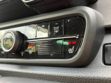 冷えが気になる方にもうれしい、運転席&助手席シートヒーター。