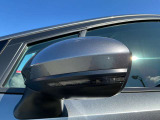対向車からの視認性が良いウインカー付きドアミラーです。