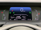 視認性の高いメーター類で、運転に必要な情報を的確に把握できます。運転に集中できる、シンプルで分かりやすいデザインです。