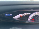 整備スタッフは国家資格を持つプロの整備士です。車検の受入/中間/完成検査と保安基準発行のすべても自社で行います。
