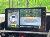 【パノラミックビューモニター】専用のカメラにより、上から見下ろしたような視点で360度クルマの周囲を確認することができます☆死角部分も確認しやすく、狭い場所での切り返しや駐車もスムーズに行えます。