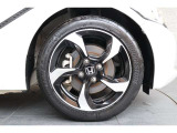 純正のアルミホイールが足元を飾ります!フロントタイヤは165/55R15を装備しております!!