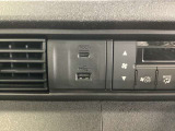 USBとCtype接続ができ、Ctypeは急速充電なので車の中で充電できます