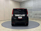 リヤ、後ろから見るとまた車の印象が変わってきますね☆☆