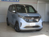 ボディーカラーはじわじわ人気がすごい「ソルベブルー(PM)/チタニウムグレー(M)」の2トーンカラーです。ルーフサイドステッカーがおしゃれですね!