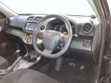 見通しのよいすっきりとした視界で、誰でも運転しやすいです。運転のしやすさは疲れにくさにも繋がりますよ♪