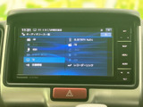 ラジオ、CD、USBなど、様々な音源に対応しています。お好みの音楽で、車内を心地よい空間に演出できます。