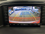 【バックカメラ】運転席から画面上で安全確認ができます。駐車が苦手な方にもオススメな便利機能です。