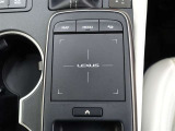 直感的な操作が可能なタッチパッドを搭載しております♪運転中の視線移動が少ないので安心ですね☆