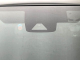 【トヨタセーフティセンス】走行中に前方の車両等を認識し、衝突しそうな時は警報とブレーキで衝突回避と被害軽減をアシスト。より安全にドライブをお楽しみいただけます。