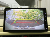 後方確認をサポートするモニター画面です。駐車時の安全性を高め、狭い場所でもスムーズな操作を可能にします。運転に自信がない方にもおすすめです。