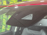 【i-ACTIVESENSE】走行中に前方の車両等を認識し、衝突しそうな時は警報とブレーキで衝突回避と被害軽減をアシスト。より安全にドライブをお楽しみいただけます。