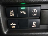 コーナーセンサーを車の前後に装備。障害物までの距離に応じて警告音を変えてお知らせ。縦列駐車時や駐車場・車庫などでの取り回しをサポートします。詳細は販売店スタッフまでおたずねください。
