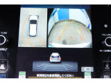 バックギアに入れるとバックカメラの映像がナビに映ります。障害物までの距離もわかりやすいです。