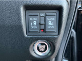 両側電動スライドドア装備!運転席よりボタン一つで開閉可能です。