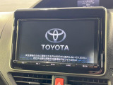 【純正9型ナビ】人気の大型9インチナビを装備。存在感のある大画面はインパクト大!ナビ利用時のマップ表示は見やすく、テレビやDVDは臨場感がアップ!いつものドライブがグッと楽しくなります♪
