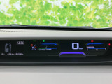 視認性の高いメーターパネルは、運転に必要な情報を一目で確認できます。洗練されたデザインで、運転するたびに気分が引き締まります。運転の楽しさを向上させます。