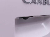 バックカメラ:運転席から見えにくい車の後方をカメラの映像を通して確認できます。駐車や切り返しが安心して行えます。(連動するナビ等の取り付けが必要になります)