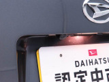 バックモニターは車庫入れの強い味方。 車は構造上、死角がたくさん。後退時の死角をチェックするために便利ですよ。 ただし、バックは目視で確認する事が重要ですよ。