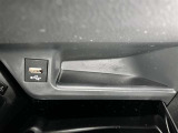 通信用USB端子(Type-A)が付いています。