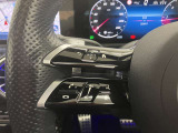 メモリー付きパワーシートが装備されている車両はシートの位置・ドアミラーの角度・ハンドルの位置を3名まで記憶出来ます。