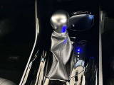 高級感のある本革巻きシフトノブ♪手に馴染みやすく、快適なシフト操作をお楽しみいただけます!